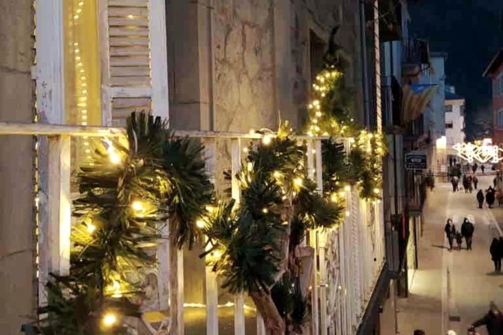 Maison Biscuit. Apartament A La Placa De La Vila กัมโปรดอน ภายนอก รูปภาพ