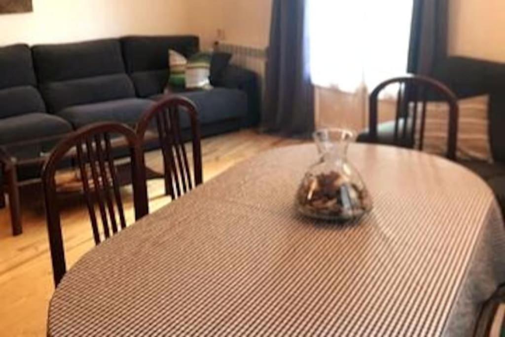 Maison Biscuit. Apartament A La Placa De La Vila กัมโปรดอน ภายนอก รูปภาพ