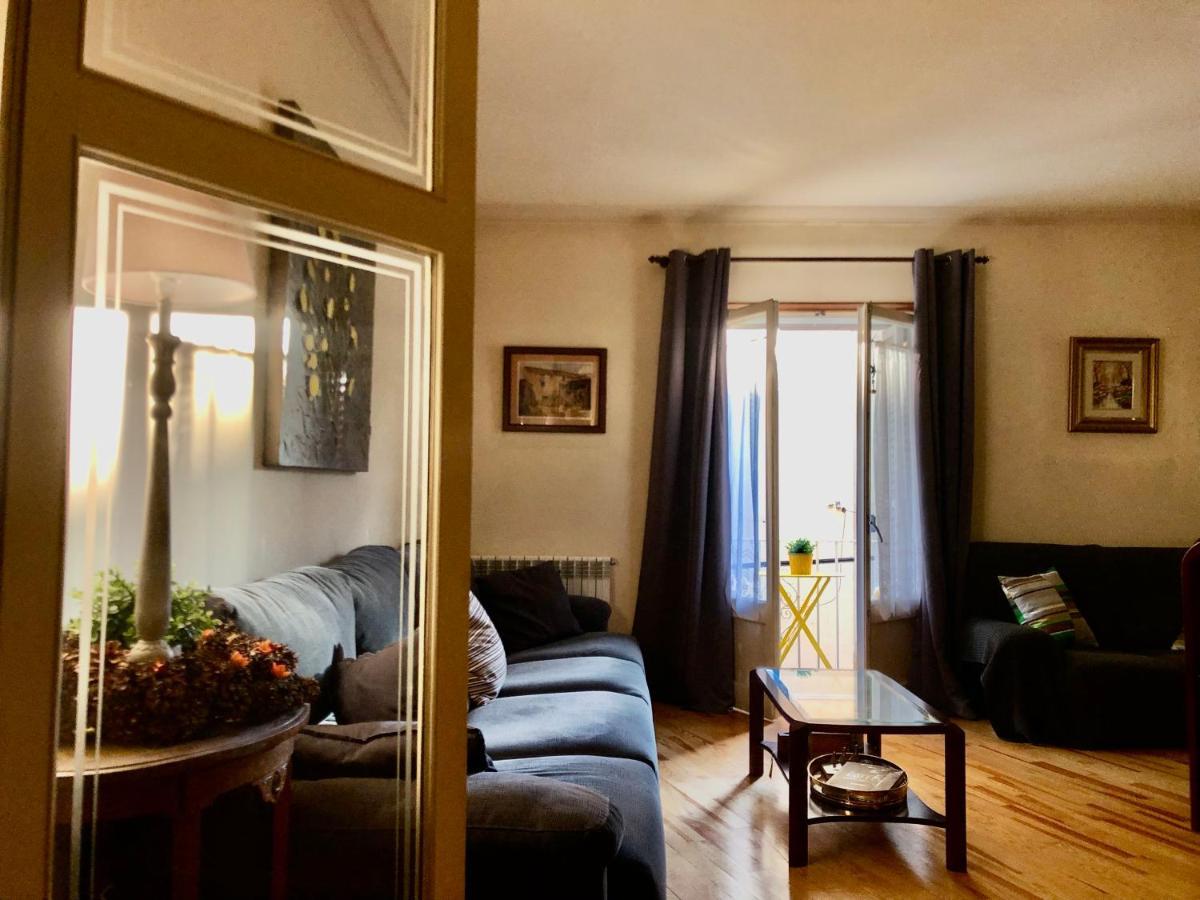 Maison Biscuit. Apartament A La Placa De La Vila กัมโปรดอน ภายนอก รูปภาพ